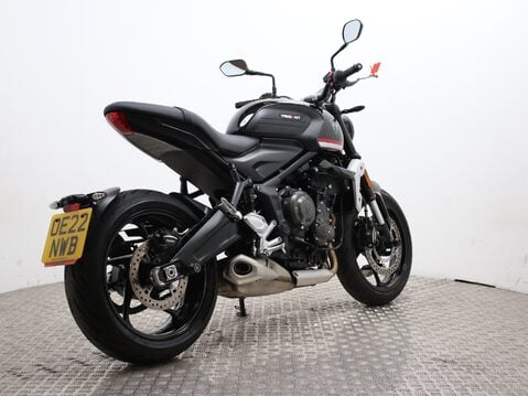 Triumph Trident TRIDENT 660 11