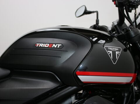 Triumph Trident TRIDENT 660 28