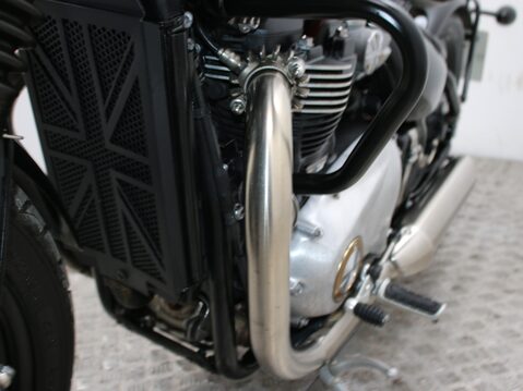 Triumph Bobber BONNEVILLE BOBBER 18