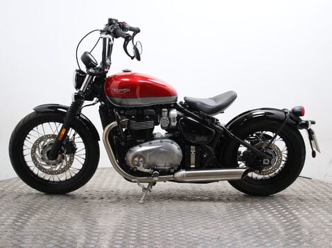 Triumph Bobber BONNEVILLE BOBBER 8