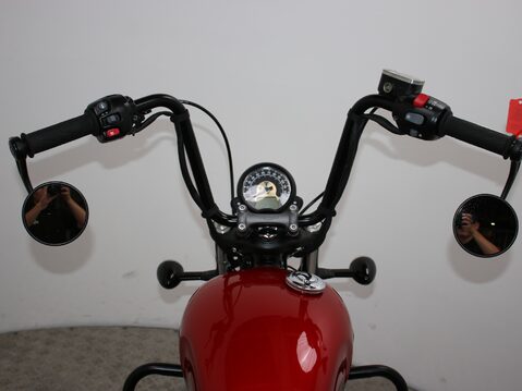 Triumph Bobber BONNEVILLE BOBBER 14