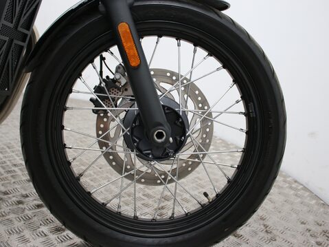 Triumph Bobber BONNEVILLE BOBBER 36