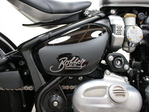 Triumph Bobber BONNEVILLE BOBBER 34