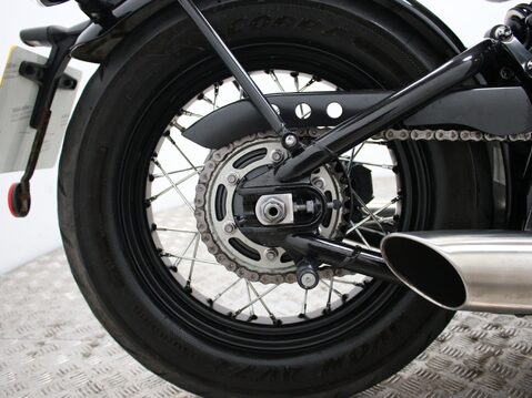 Triumph Bobber BONNEVILLE BOBBER 23