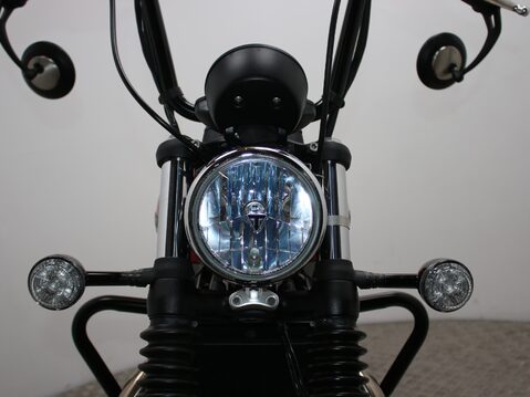 Triumph Bobber BONNEVILLE BOBBER 21