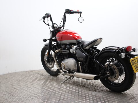 Triumph Bobber BONNEVILLE BOBBER 9