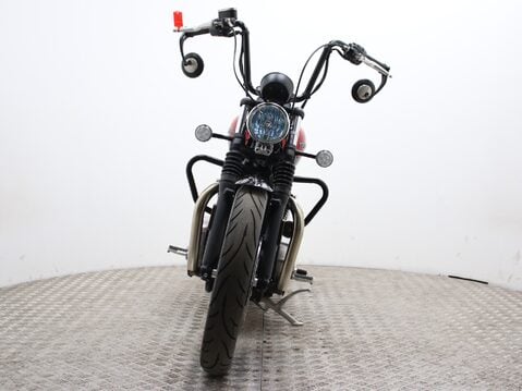 Triumph Bobber BONNEVILLE BOBBER 5