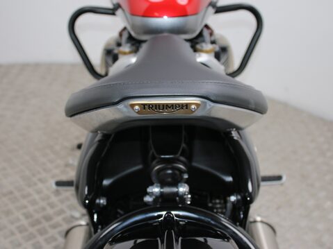 Triumph Bobber BONNEVILLE BOBBER 41