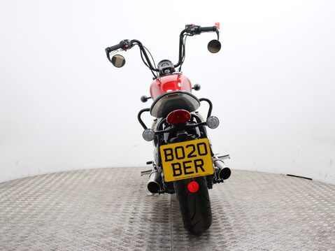 Triumph Bobber BONNEVILLE BOBBER 11