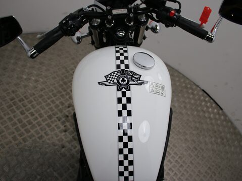 Triumph Thruxton THRUXTON 865 ACE CAFE 26