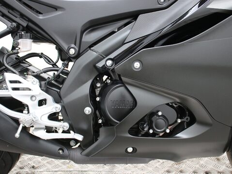 Yamaha R125 YZF 125-A 35