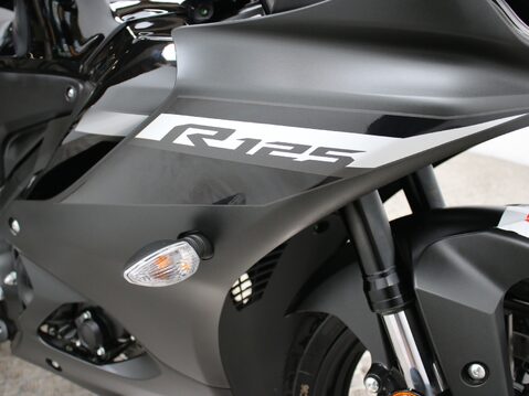 Yamaha R125 YZF 125-A 37