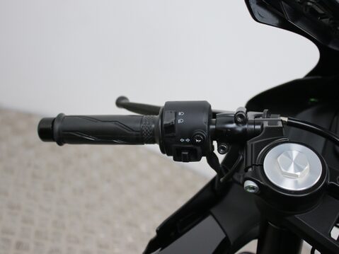 Yamaha R125 YZF 125-A 30