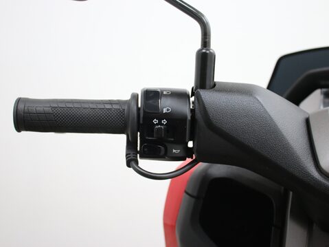 Yamaha Nmax 125 GPD125-A ABS 26