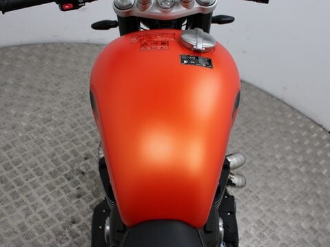 Triumph Speed Twin SPEED TWIN 21