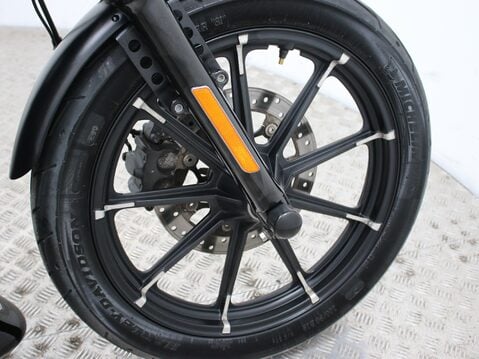 Harley-Davidson Sportster XL 883 N IRON 17 17