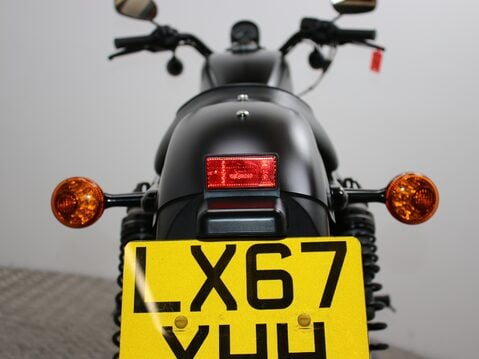 Harley-Davidson Sportster XL 883 N IRON 17 27