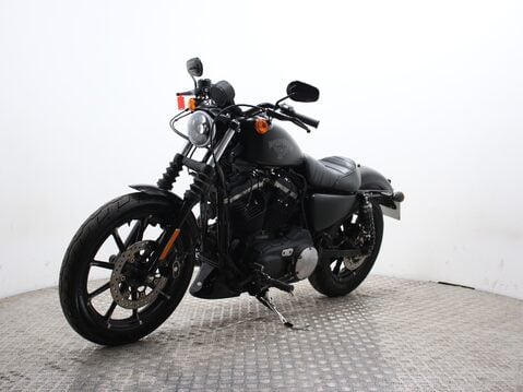 Harley-Davidson Sportster XL 883 N IRON 17 6