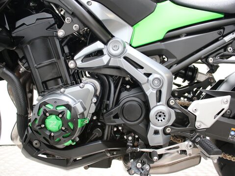 Kawasaki Z900 ZR 900 42