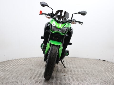 Kawasaki Z900 ZR 900 5