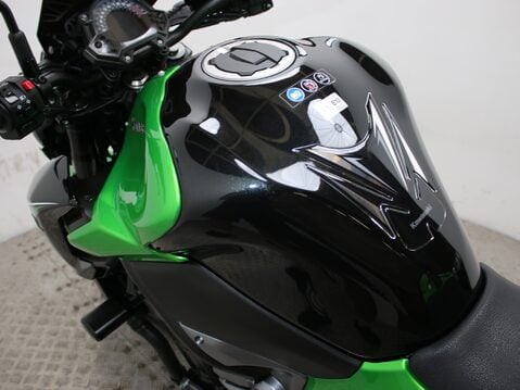 Kawasaki Z900 ZR 900 38