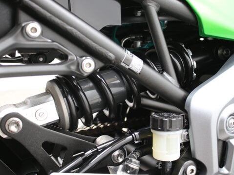 Kawasaki Z900 ZR 900 30