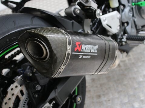 Kawasaki Z900 ZR 900 32