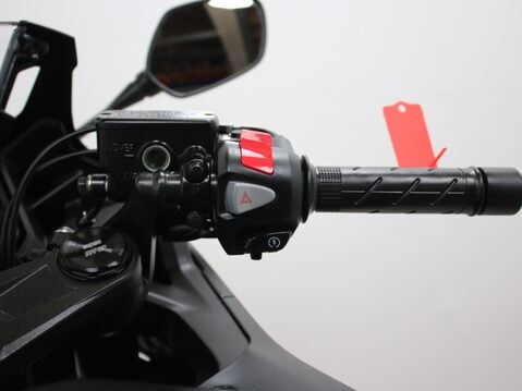 Honda CBR500R CBR 500 RA-R 24