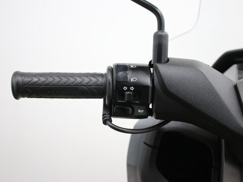 Yamaha Nmax 125 GPD125-A ABS 24