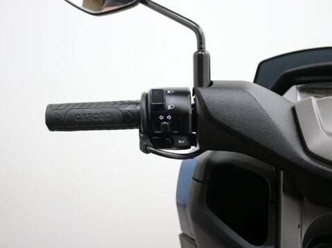 Yamaha Nmax 125 GPD125-A ABS 18