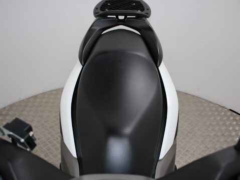 Yamaha Nmax 125 GPD125-A ABS 22