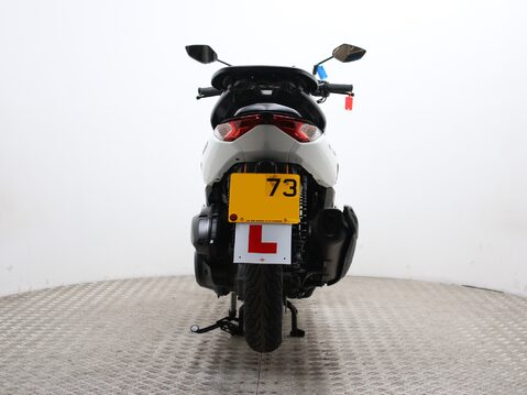 Yamaha Nmax 125 GPD125-A ABS 11
