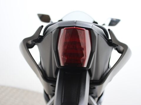 Yamaha R125 YZF 125-A 33