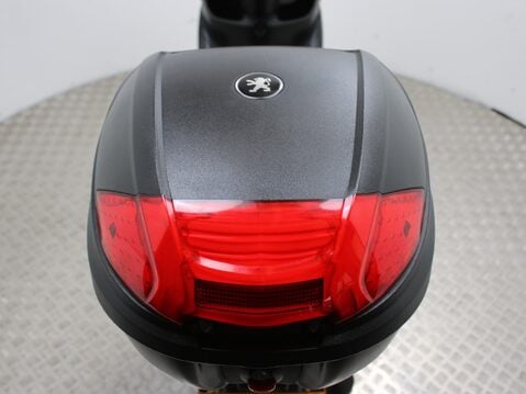 Honda Vision NSC50 NSC 50 WH-C 24