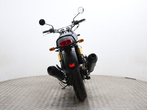 Royal Enfield Interceptor 650 11