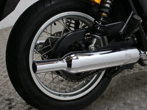 Triumph Bonneville 865 DR 125 SZ 28