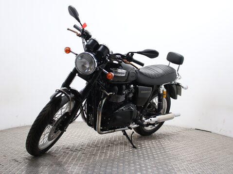 Triumph Bonneville 865 DR 125 SZ 6