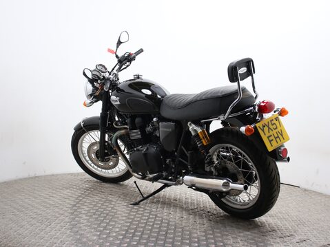 Triumph Bonneville 865 DR 125 SZ 9