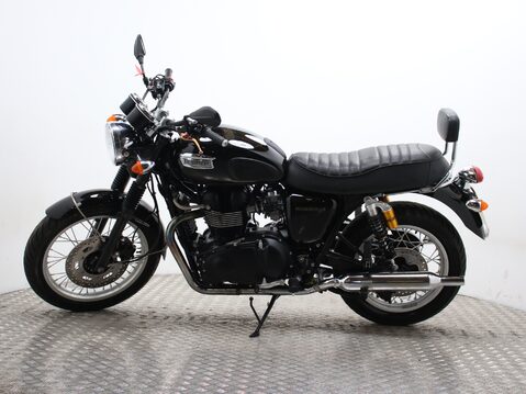 Triumph Bonneville 865 DR 125 SZ 8