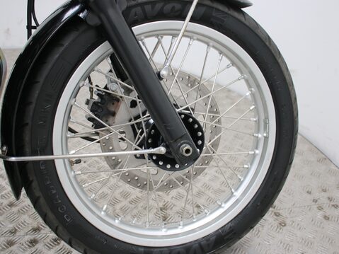 Triumph Bonneville 865 DR 125 SZ 21