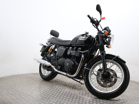 Triumph Bonneville 865 DR 125 SZ 3