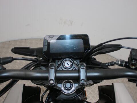 Honda CB125R CBF 125 NA-J 14
