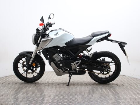 Honda CB125R CBF 125 NA-J 8