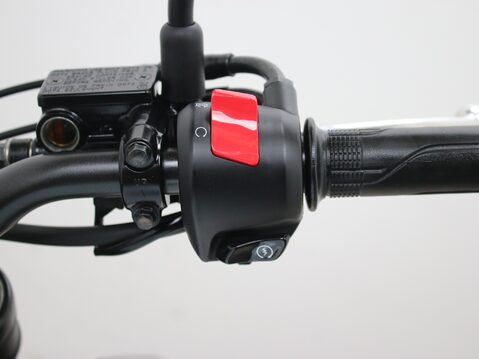 Honda CB125R CBF 125 NA-J 17