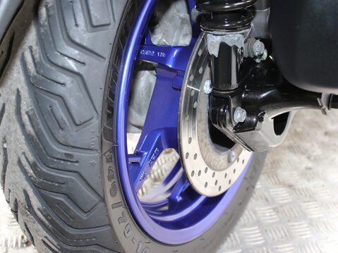 Yamaha Xmax 300 X-MAX CZD300 20