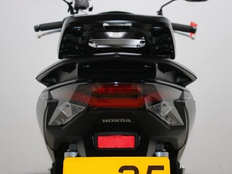 Honda PCX125 WW 125 S-S 28