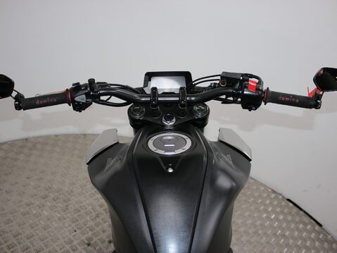 Honda CB125R CBF 125 NA-J 14
