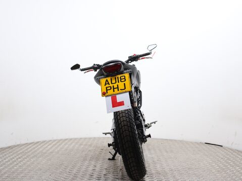 Honda CB125R CBF 125 NA-J 11