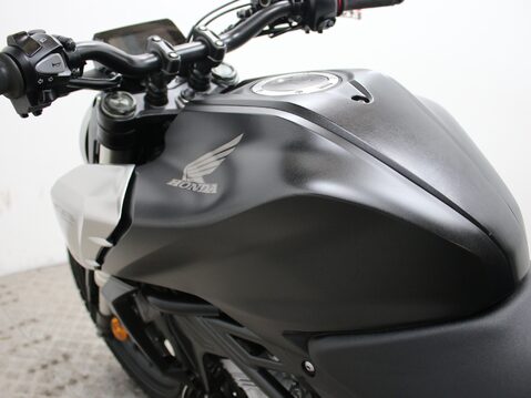 Honda CB125R CBF 125 NA-J 17