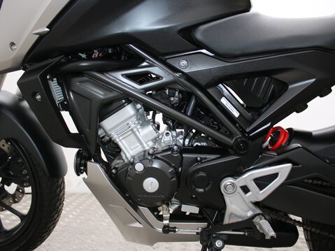 Honda CB125R CBF 125 NA-J 25